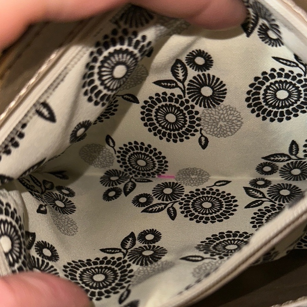 NWT Alyssa lead safe leather Gold Clutch with Wristlet large size so cute 🥰 - Picture 7 of 10